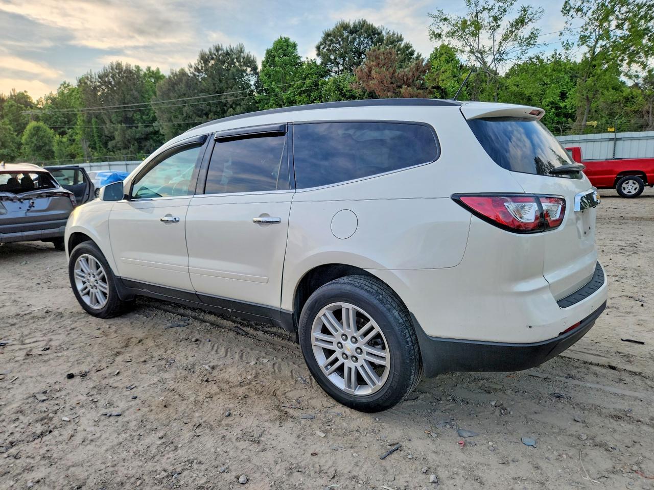 2015 Chevrolet Traverse Lt - Фото 2