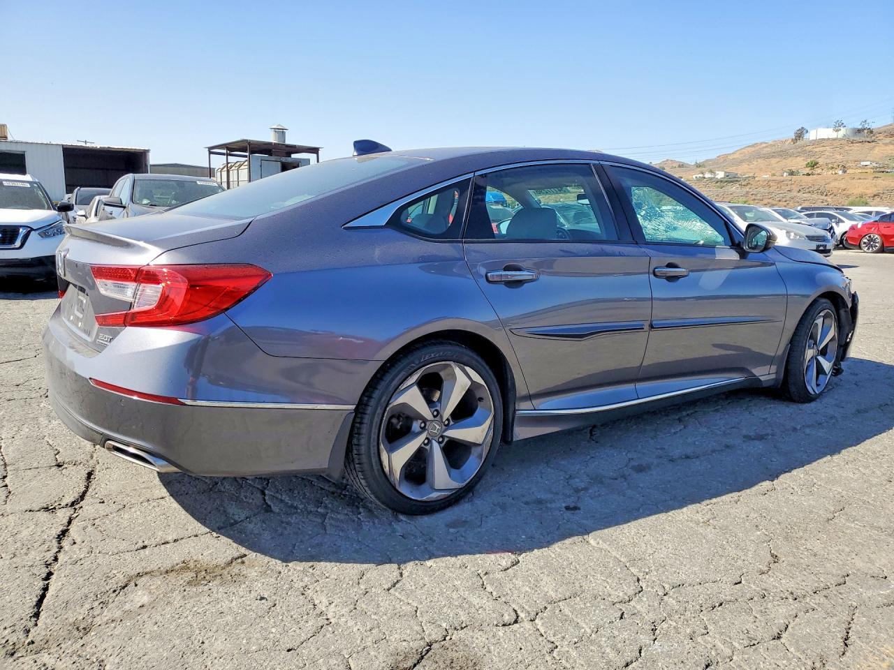2018 Honda Accord Touring - Фото 3