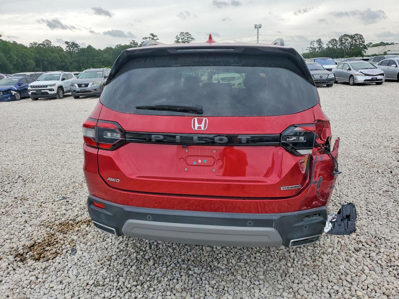 2023 Honda Pilot Touring - Image 6