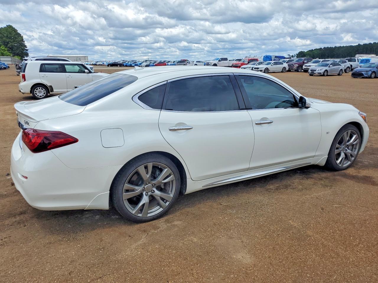 2017 Infiniti Q70L 3.7 - Фото 3
