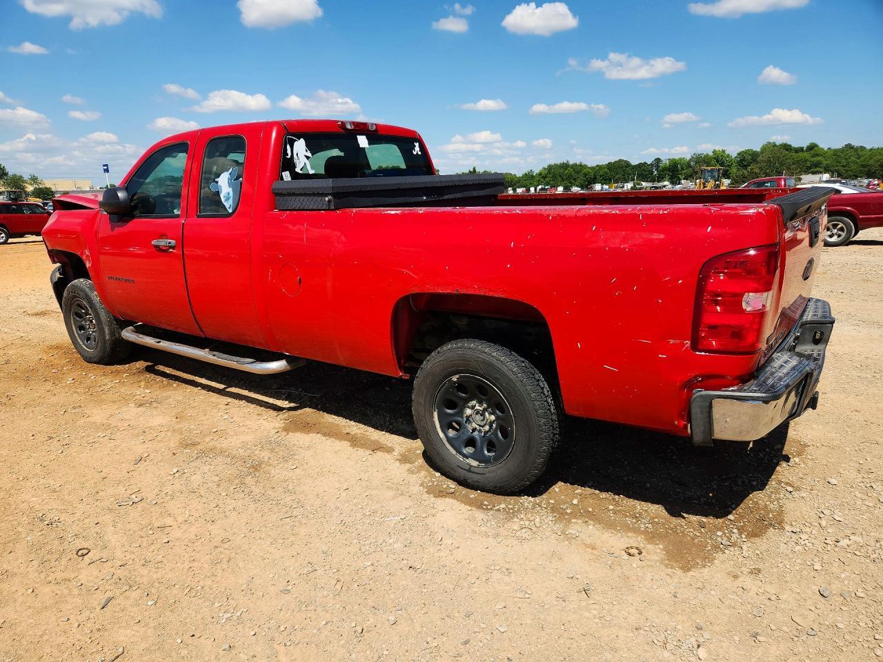 2010 Chevrolet Silverado C1500 - Фото 2