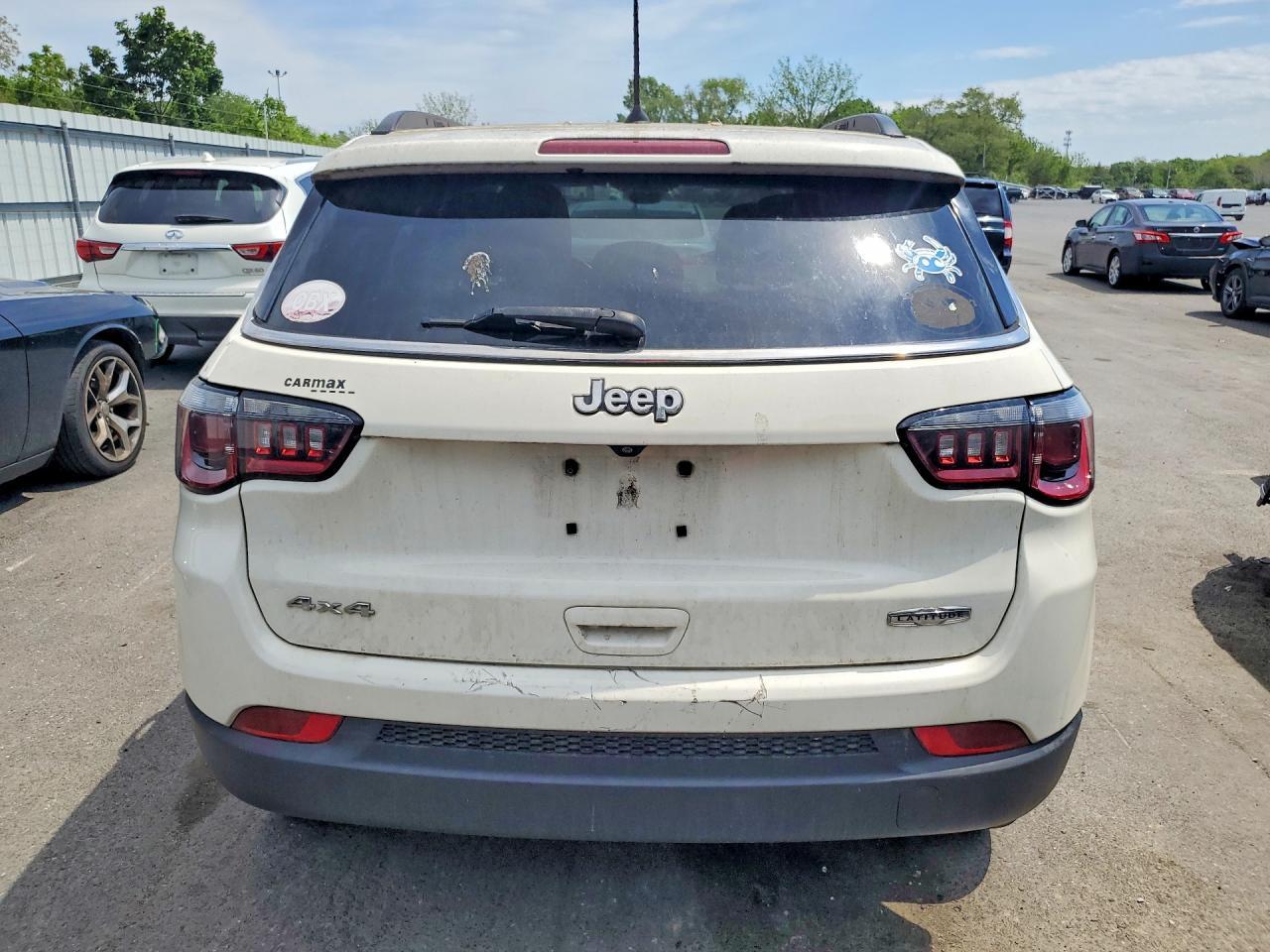 2018 Jeep Compass Latitude - Image 6