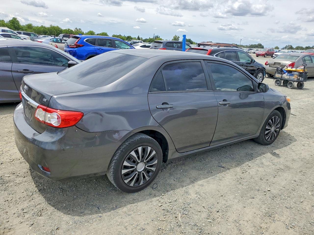 2012 Toyota Corolla Le - Фото 3