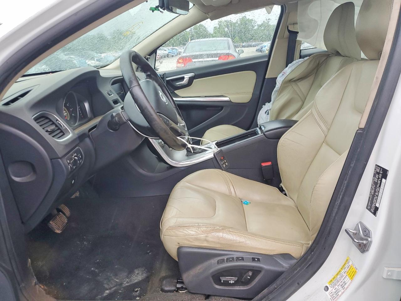 2017 Volvo S60 - Image 7