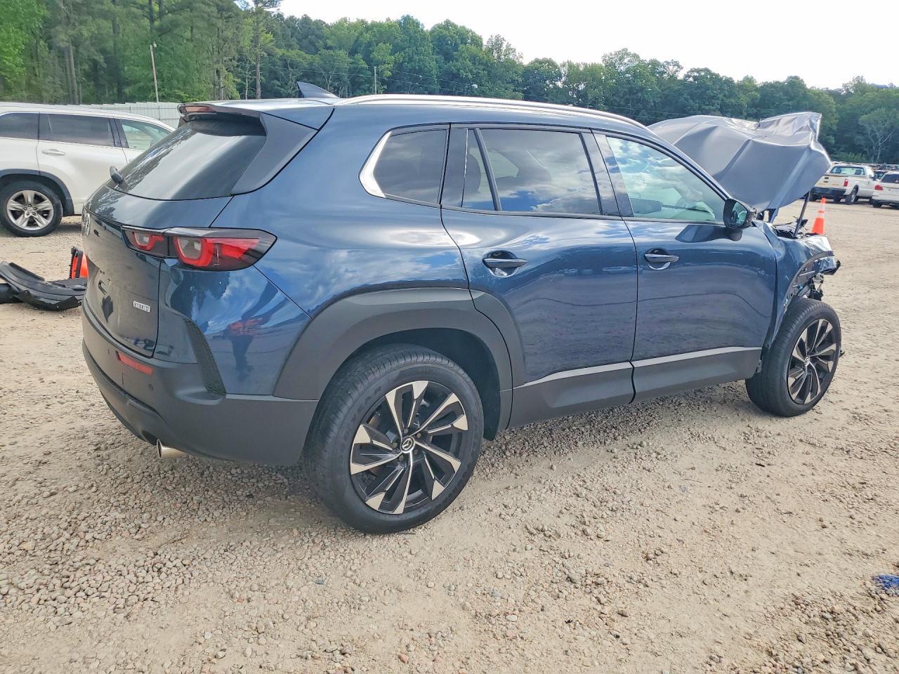 2026 Mazda Cx-50 Premium Plus - Image 3