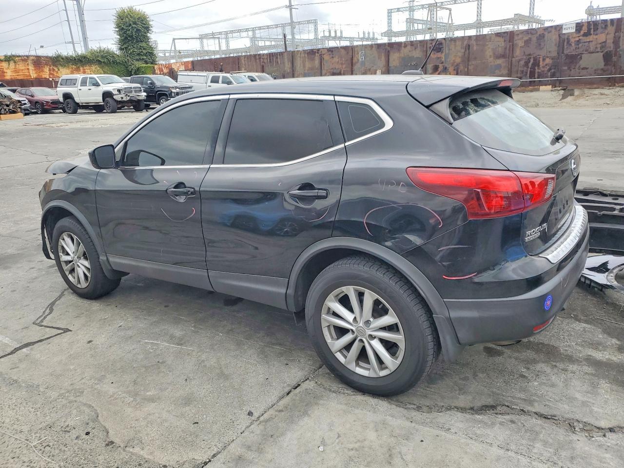 2018 Nissan Rogue Sport S - Фото 2