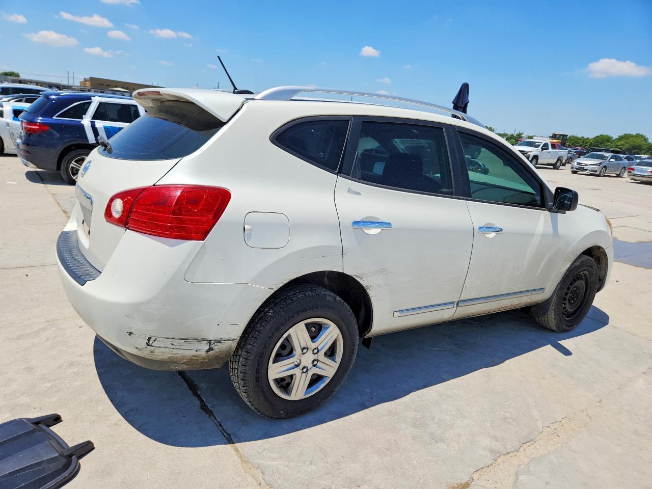 2014 Nissan Rogue Select S - Фото 3