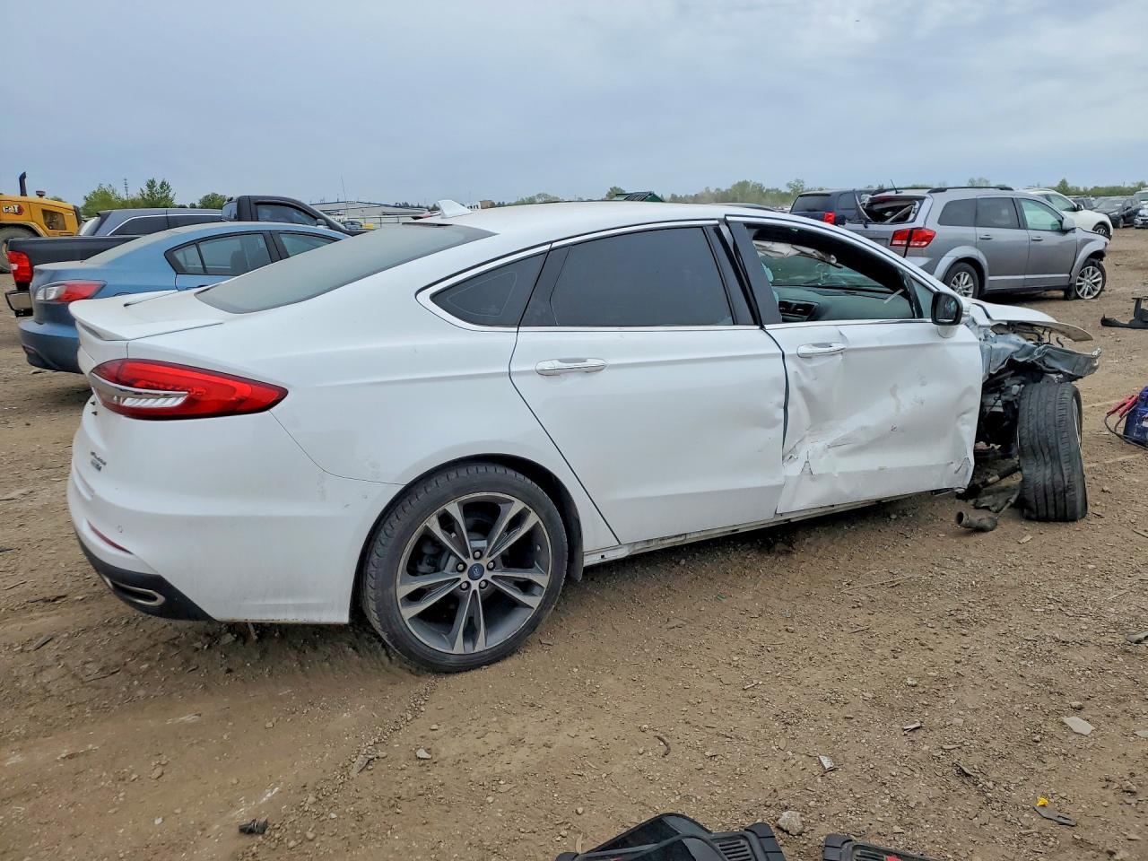 2019 Ford Fusion Titanium - Фото 3