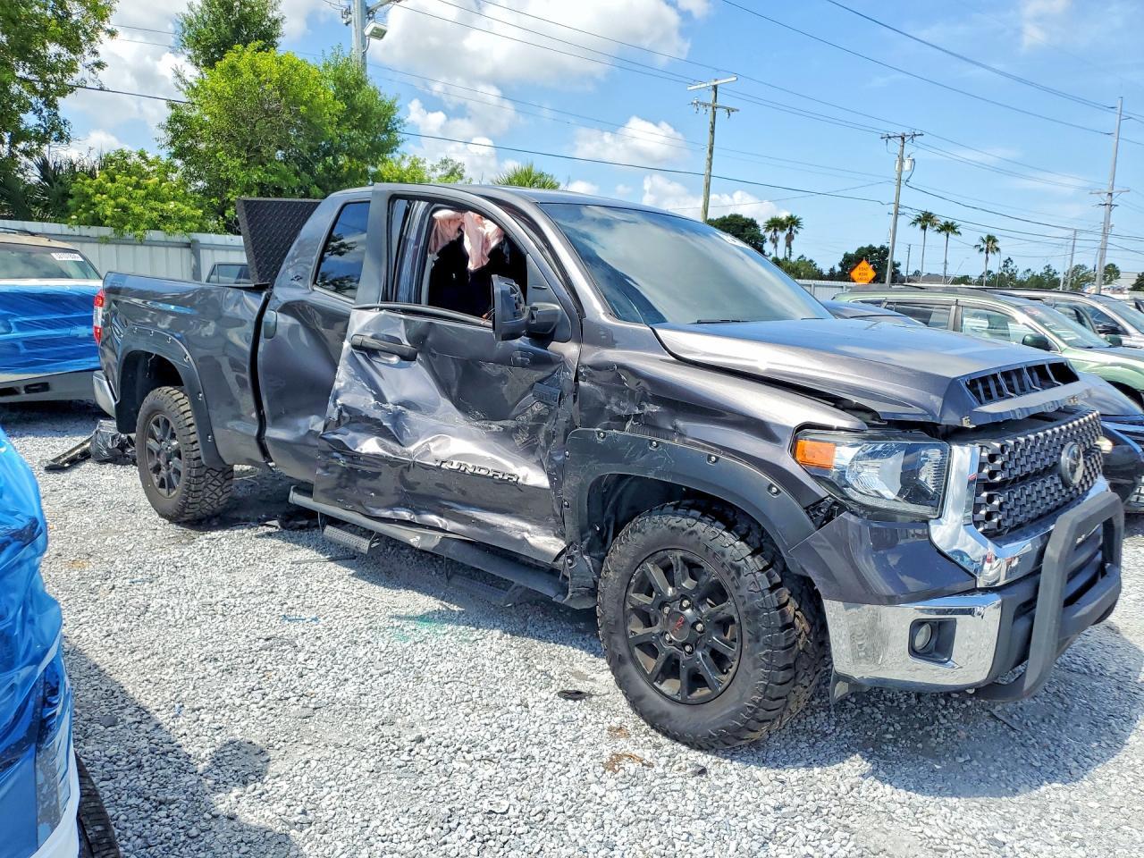 2020 Toyota Tundra Sr5 - Image 4