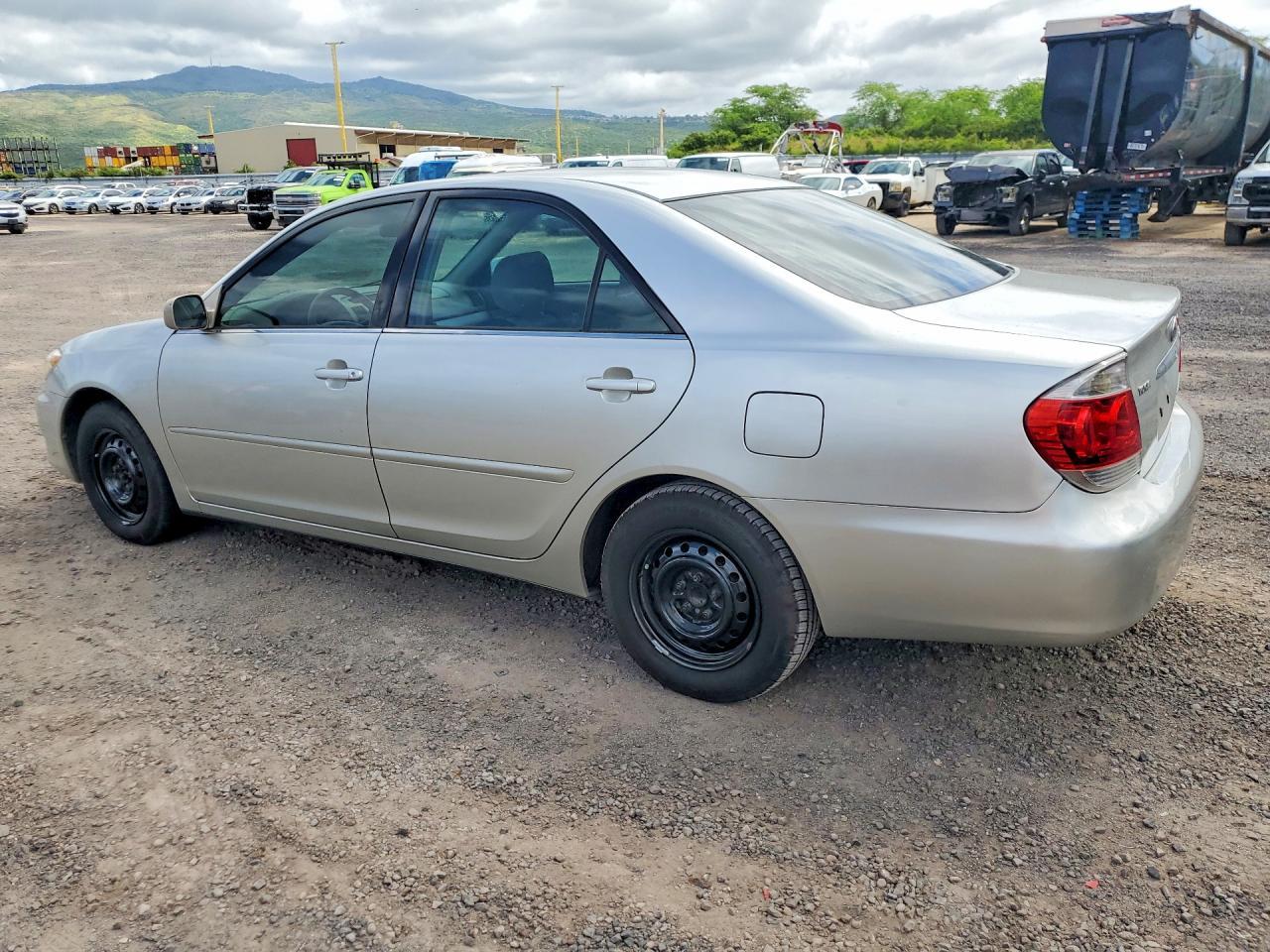 2005 Toyota Camry Standard - Фото 2