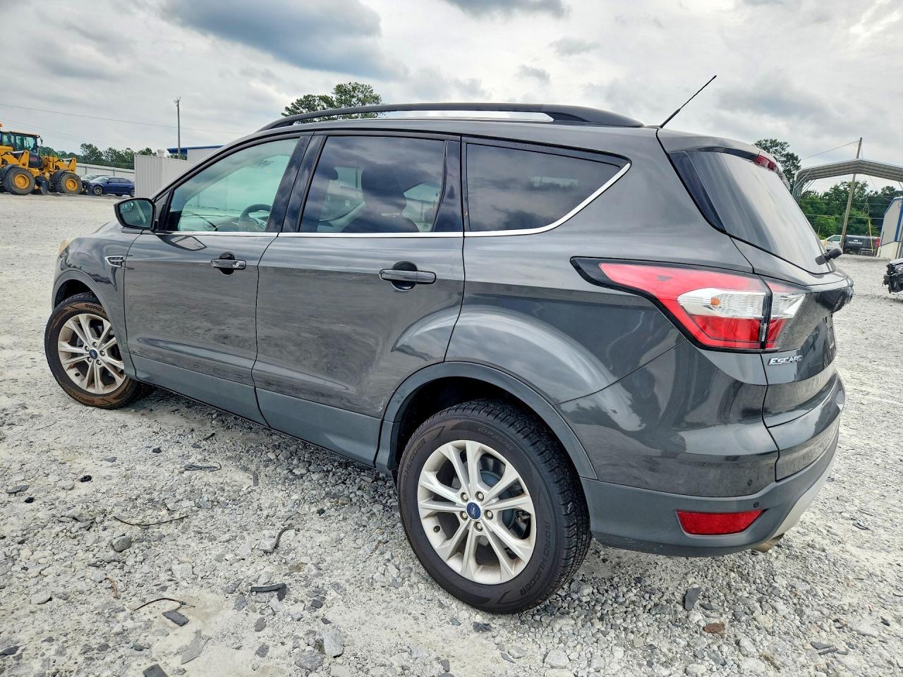 2018 Ford Escape Se - Фото 2