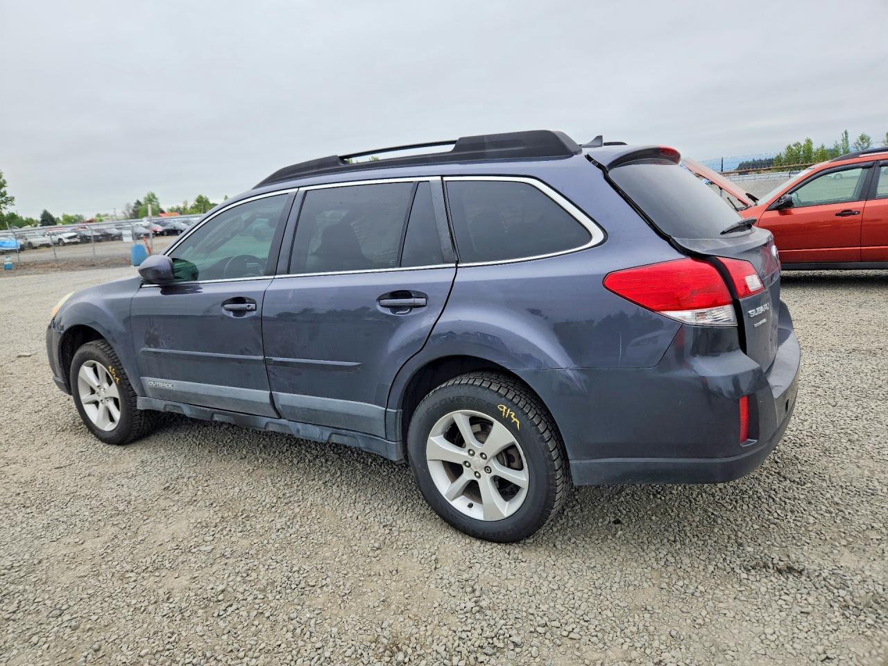 2013 Subaru Outback 2.5I Limited - Фото 2