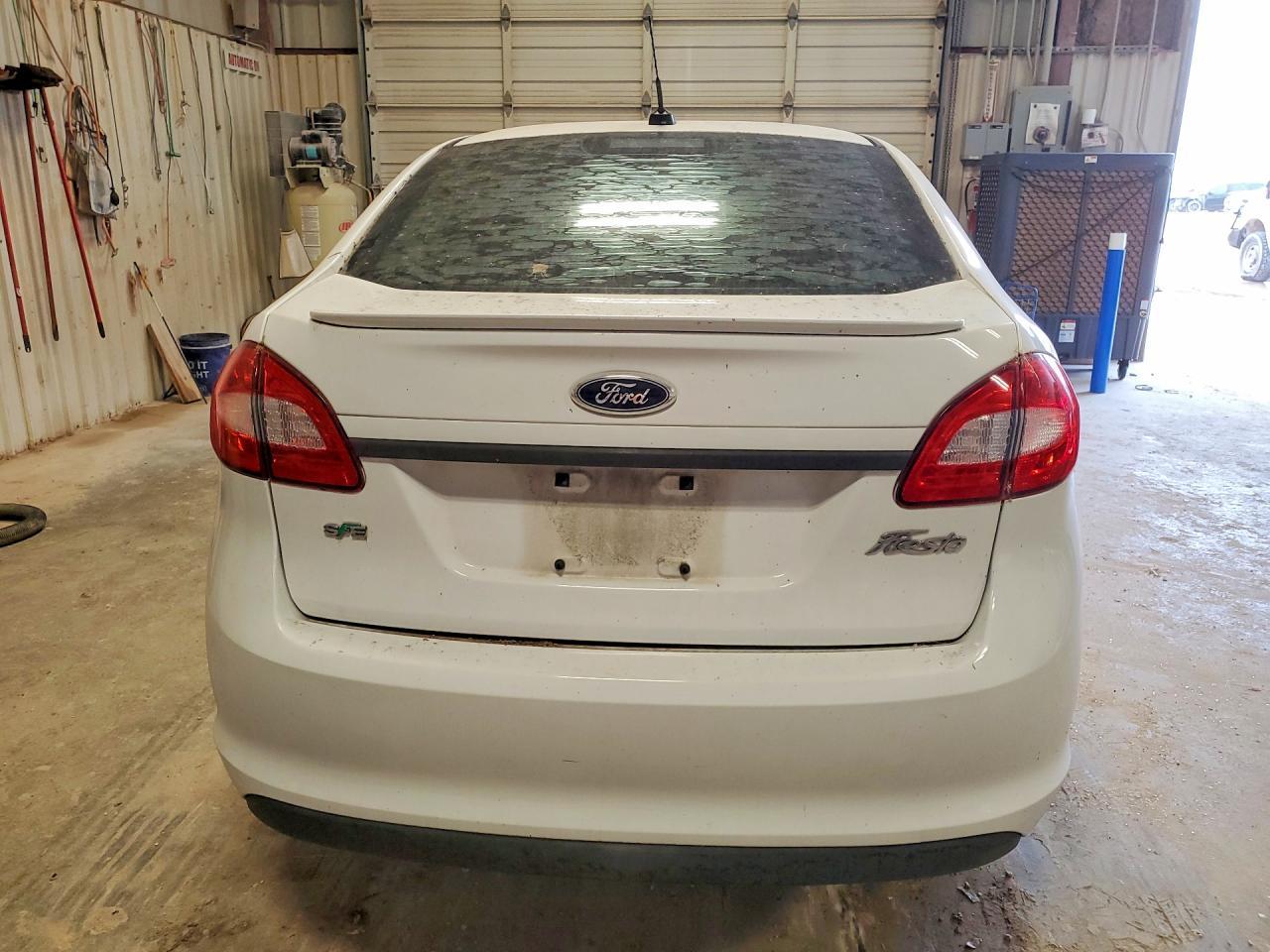 2013 Ford Fiesta Se - Фото 6