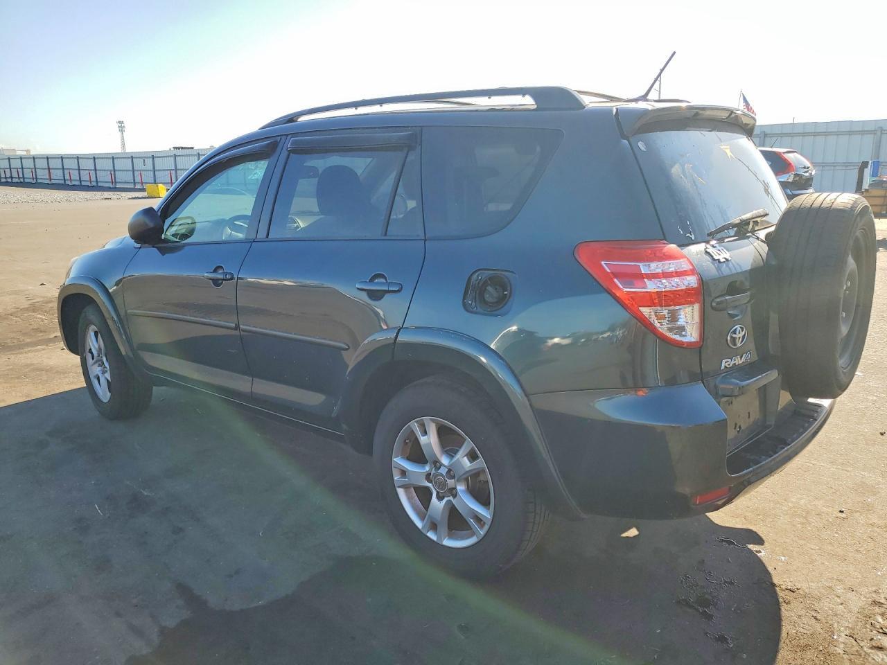 2011 Toyota Rav4 Base - Фото 2