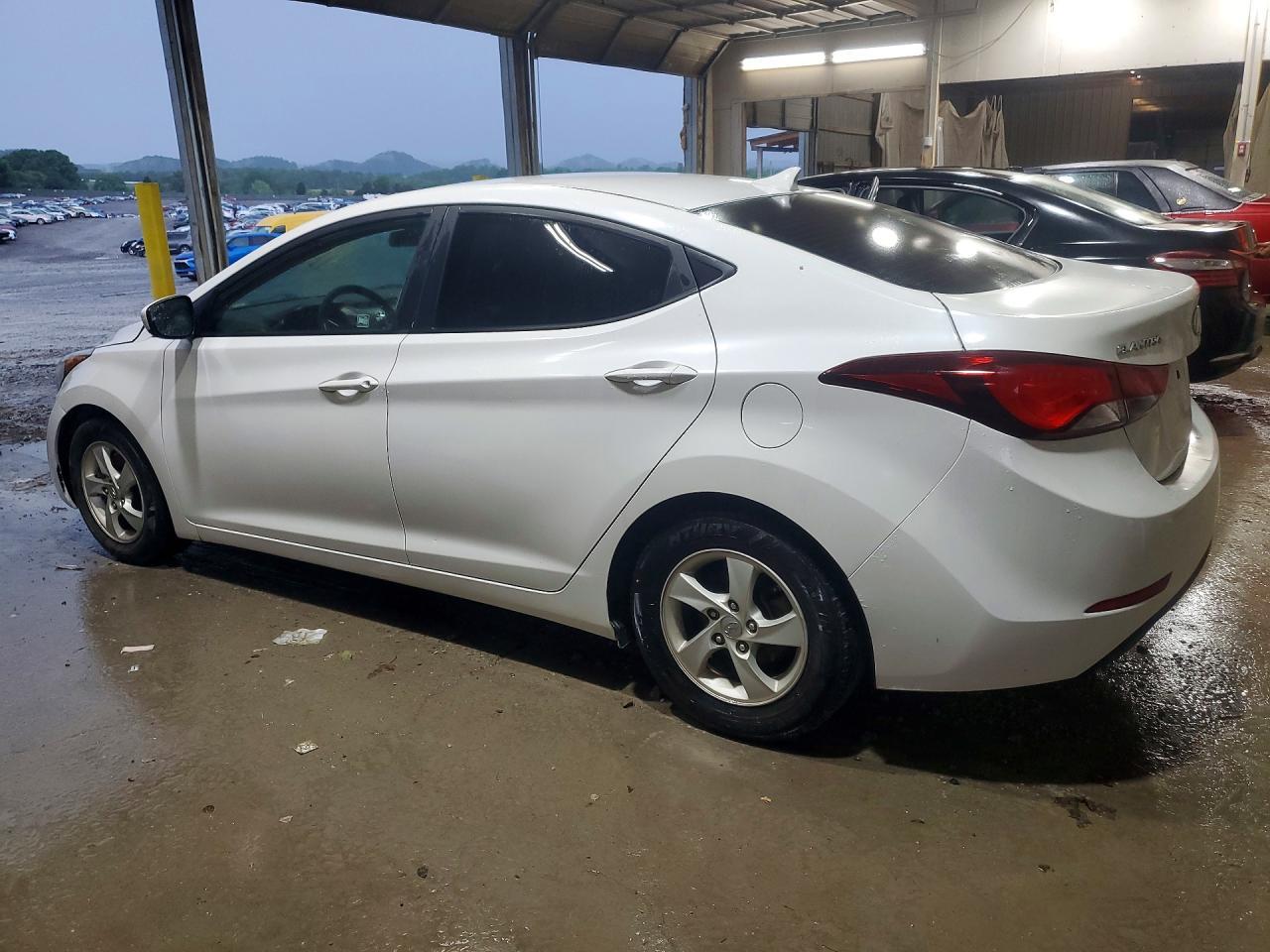 2015 Hyundai Elantra Se - Image 2