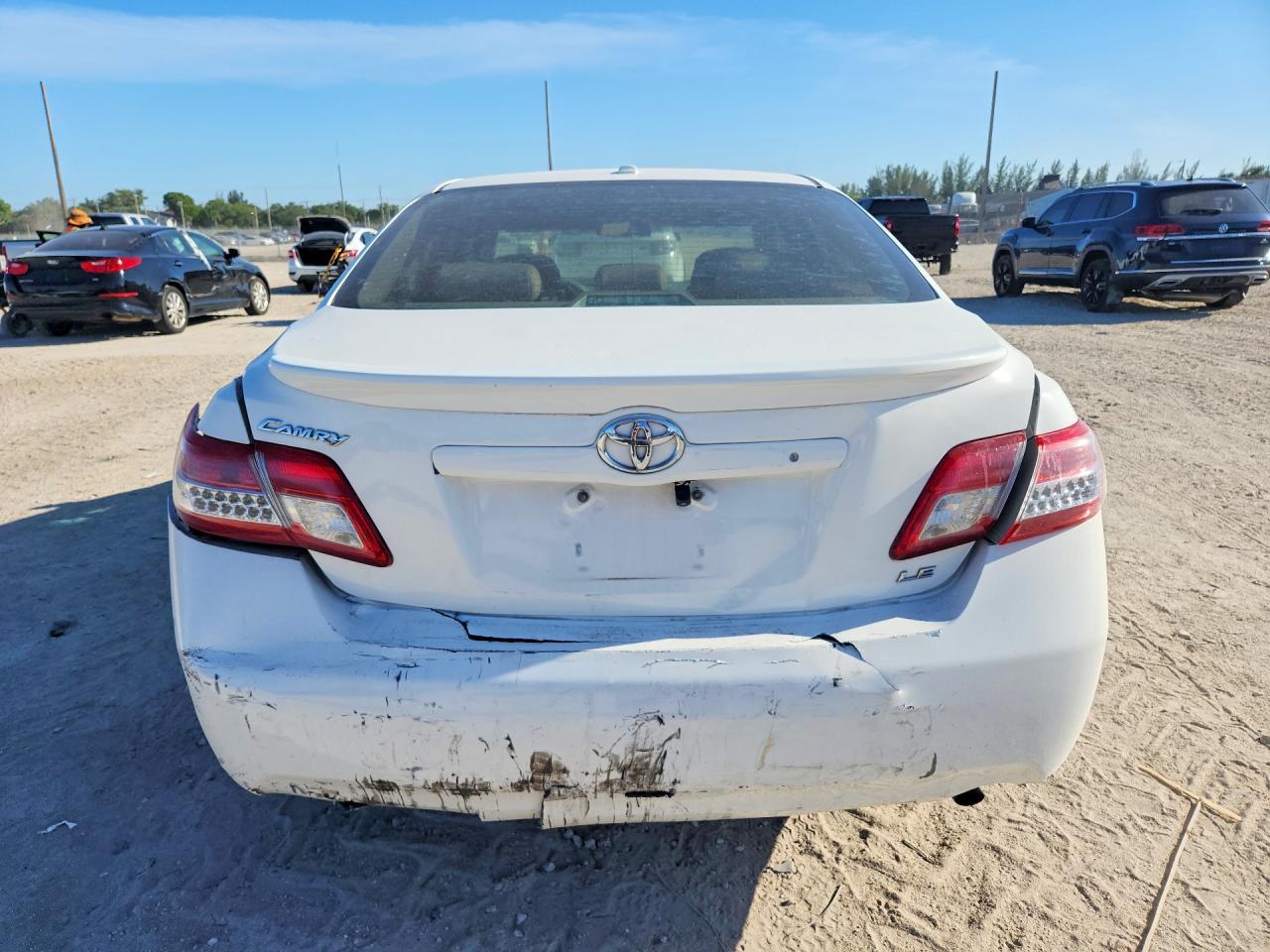 2010 Toyota Camry Le - Фото 6