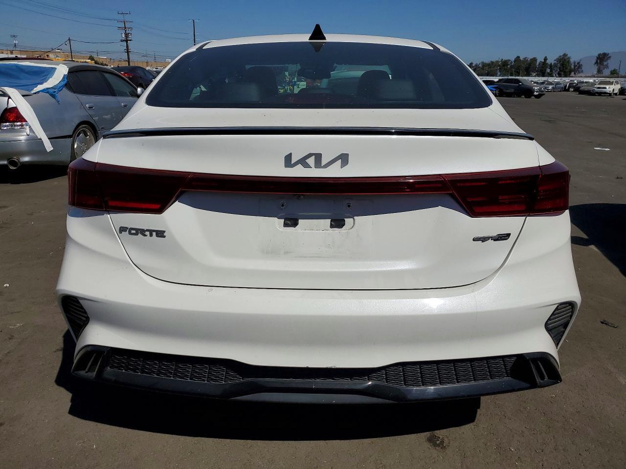 2023 Kia Forte Gt Line - Image 6