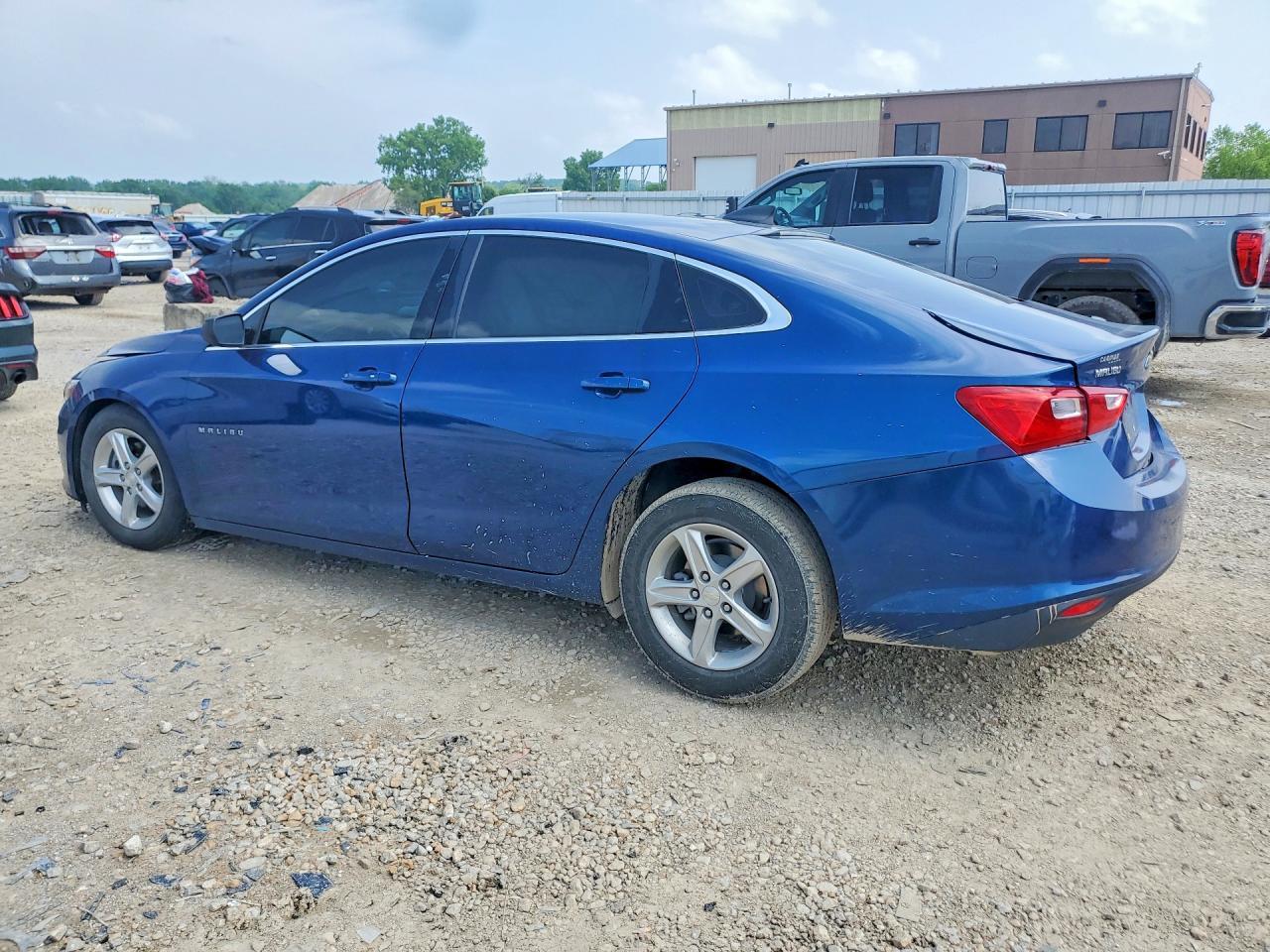 2019 Chevrolet Malibu Ls - Фото 2