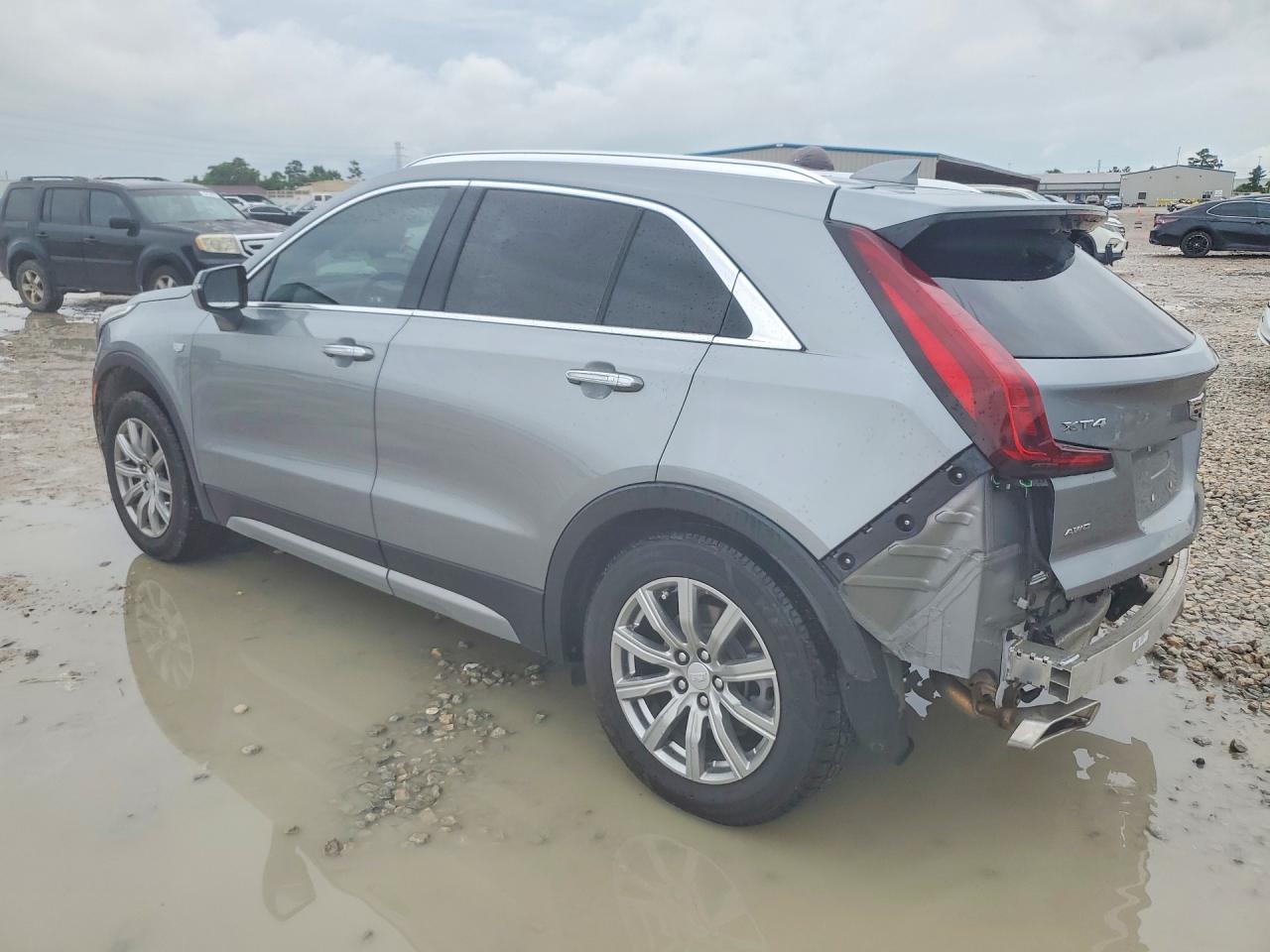 2023 Cadillac Xt4 Premium Luxury - Image 2