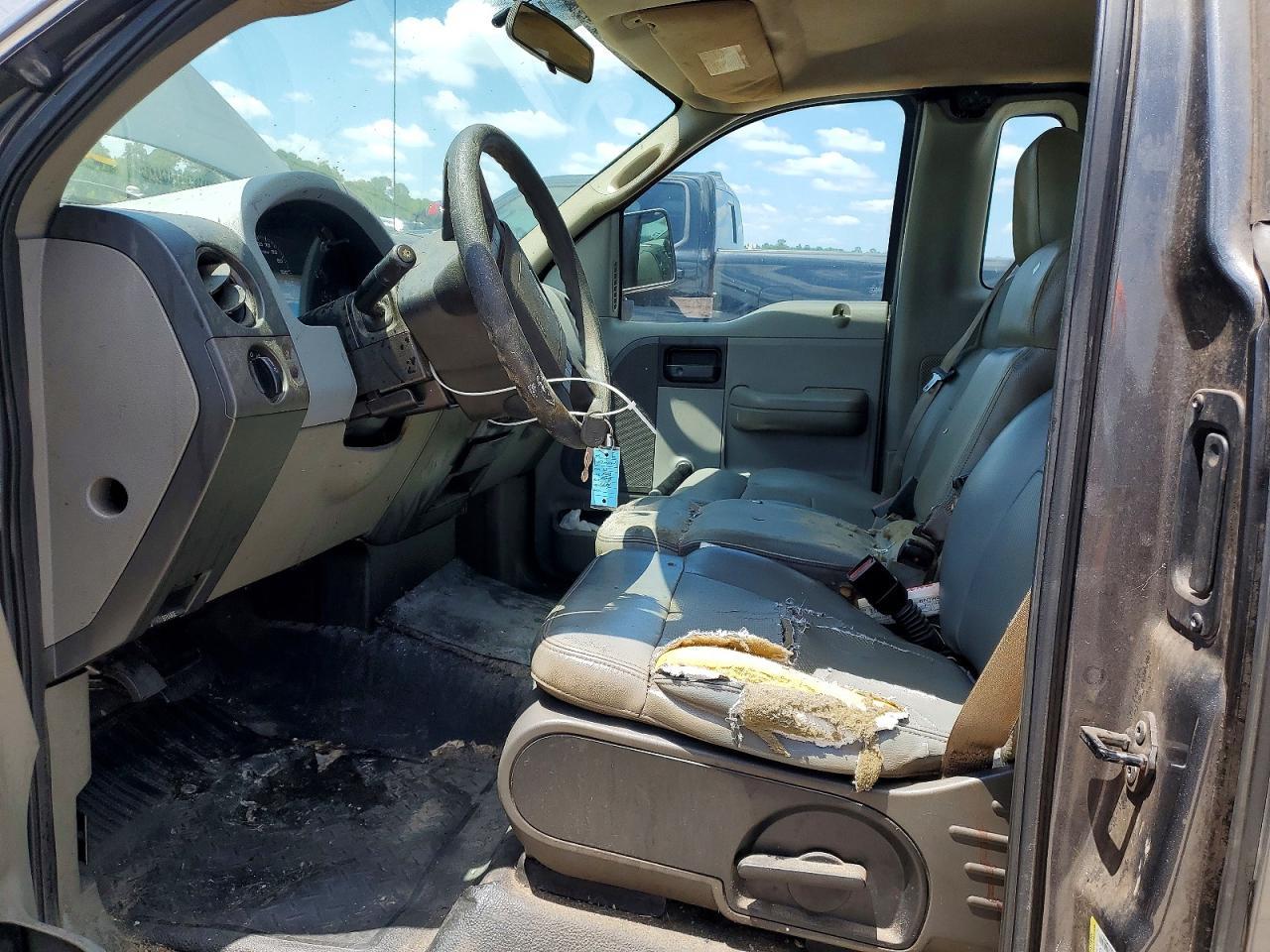 2005 Ford F150 - Image 7