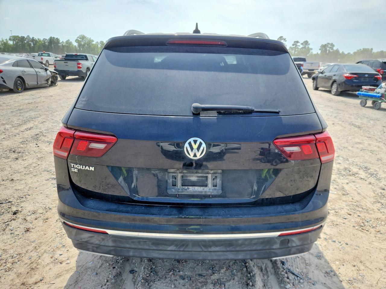2020 Volkswagen Tiguan Se - Фото 6