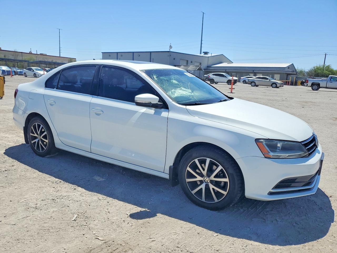 2017 Volkswagen Jetta Se - Image 4