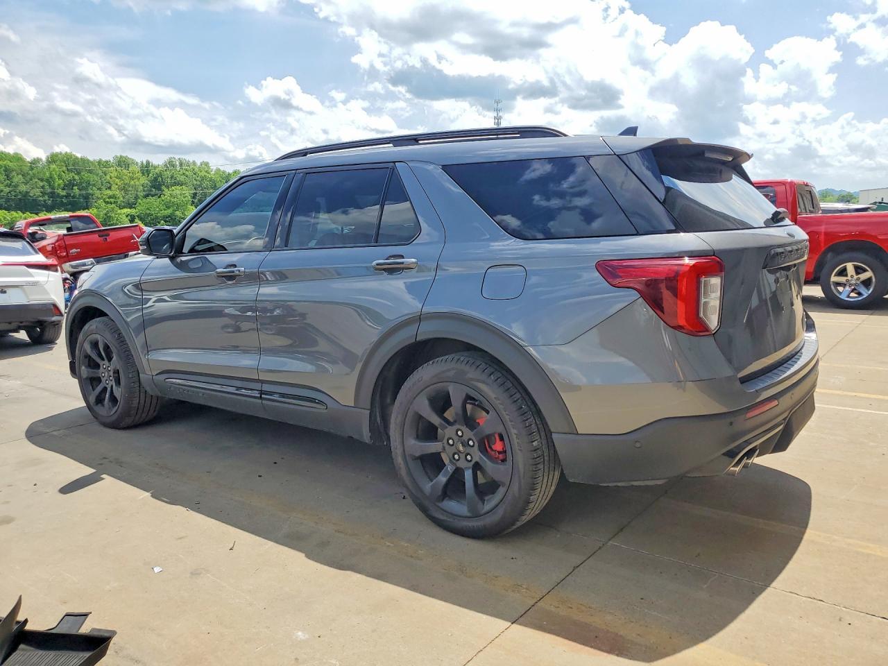 2022 Ford Explorer St - Фото 2