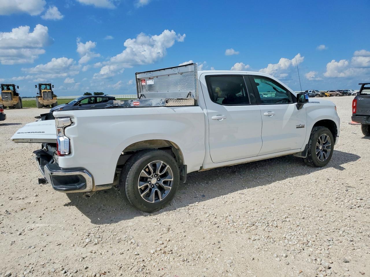 2023 Chevrolet Silverado C1500 Lt - Image 3