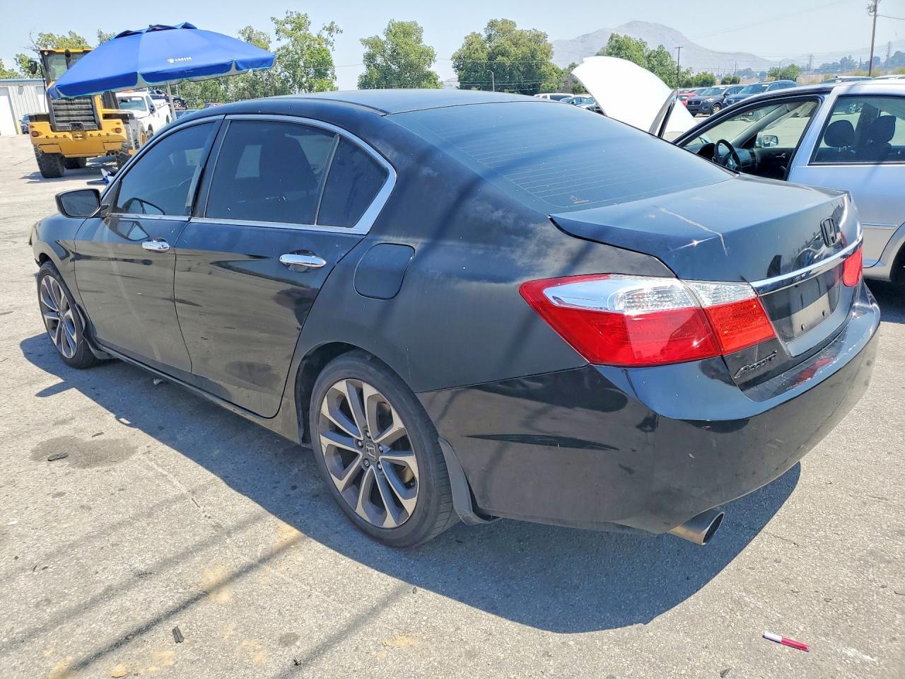 2014 Honda Accord Sport - Image 2