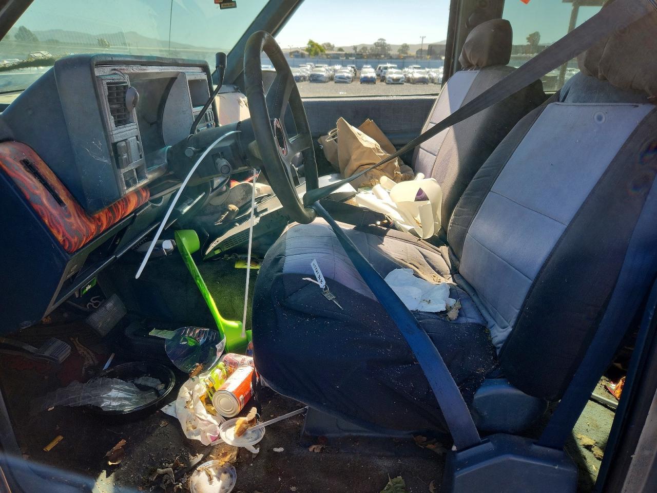 1994 Chevrolet Suburban C1500 - Фото 7