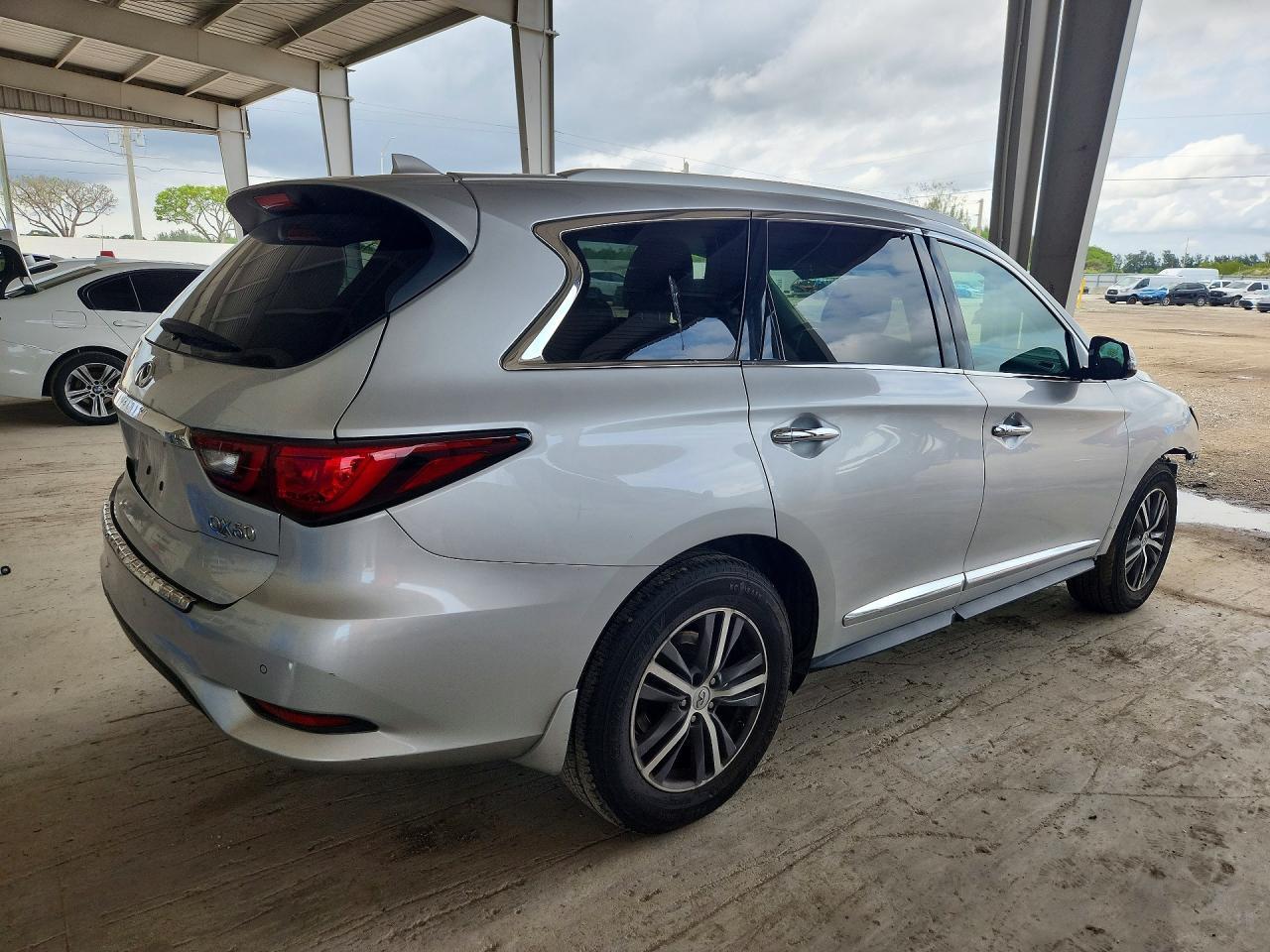 2019 Infiniti Qx60 Luxe - Image 3