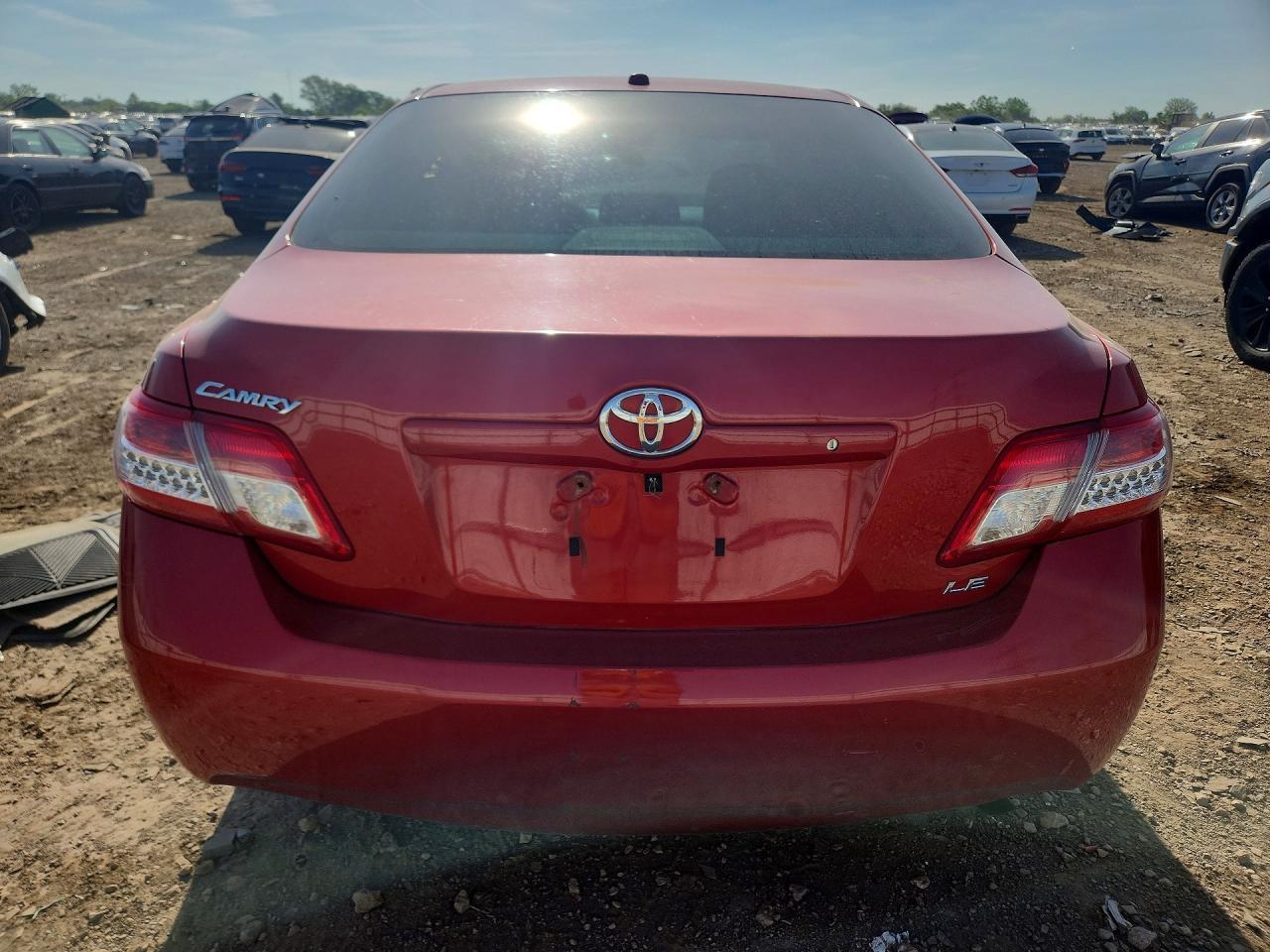 2010 Toyota Camry Le - Фото 6