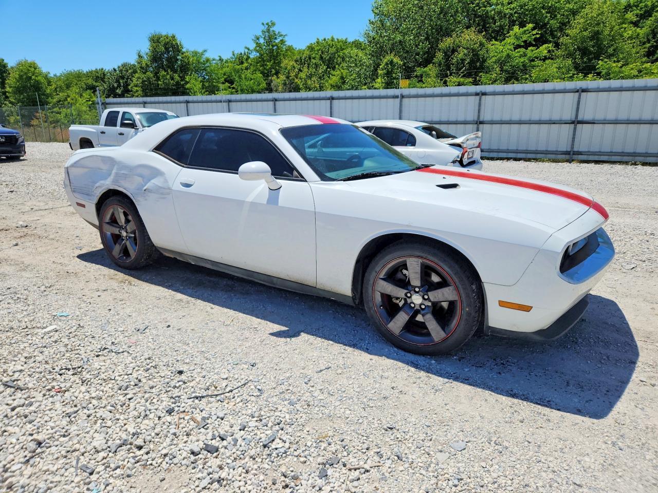 2014 Dodge Challenger Sxt - Image 4