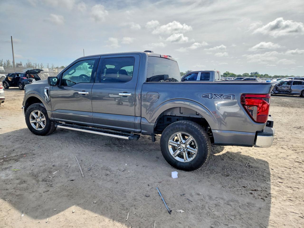 2025 Ford F150 Xlt - Фото 2