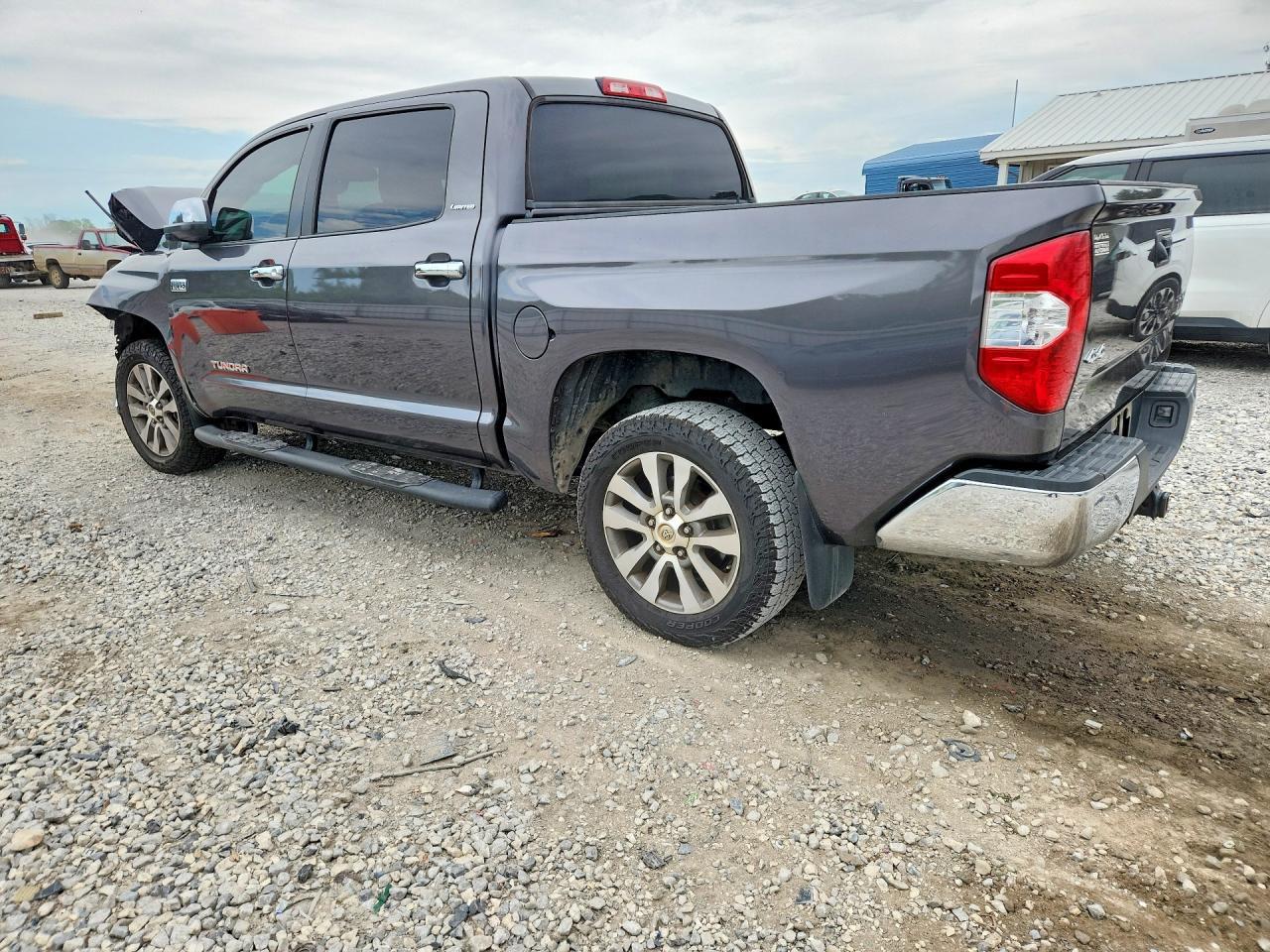 2017 Toyota Tundra Crewmax Limited - Фото 2