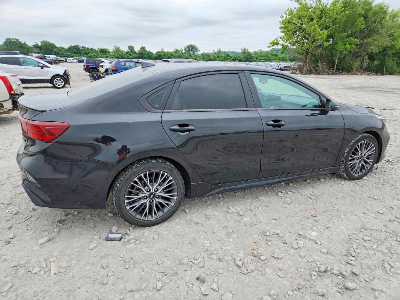 2022 Kia Forte Gt Line - Фото 3