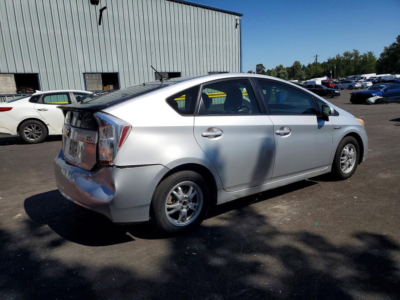 2010 Toyota Prius Iii - Фото 3