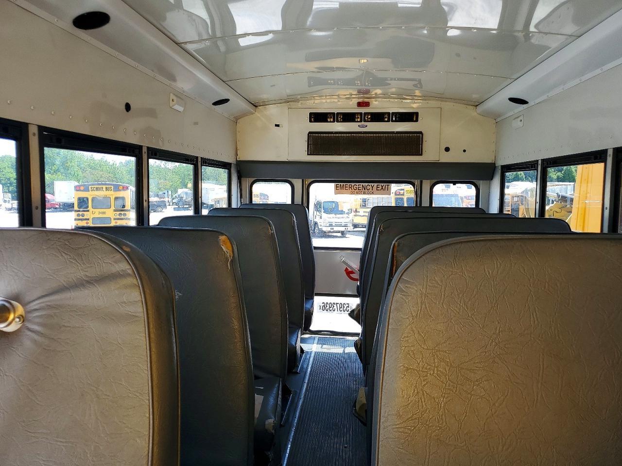 2011 Chevrolet Express G3500 - Фото 6
