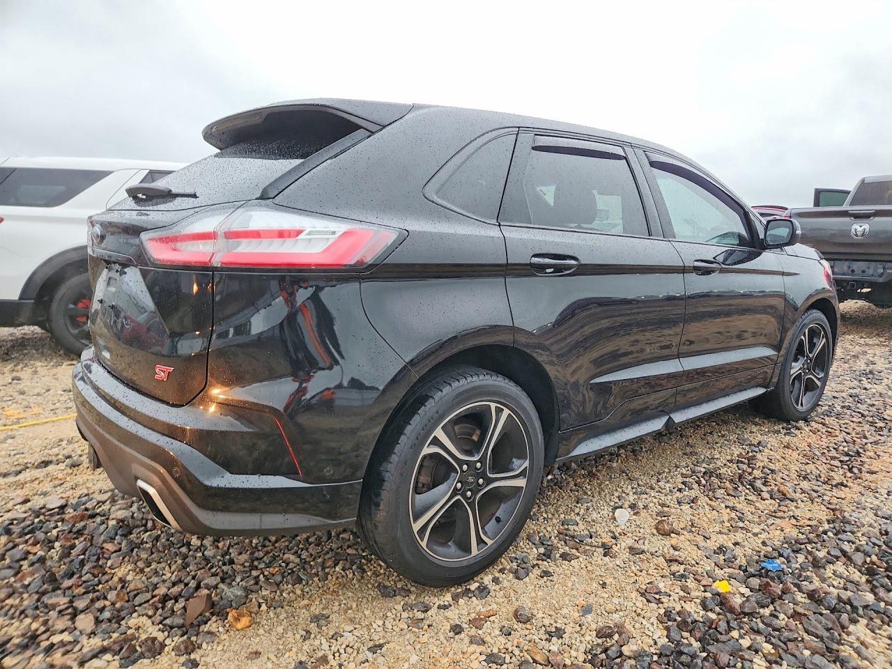 2019 Ford Edge St - Фото 3