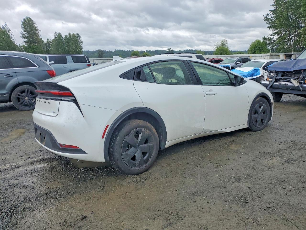 2024 Toyota Prius Le - Фото 3