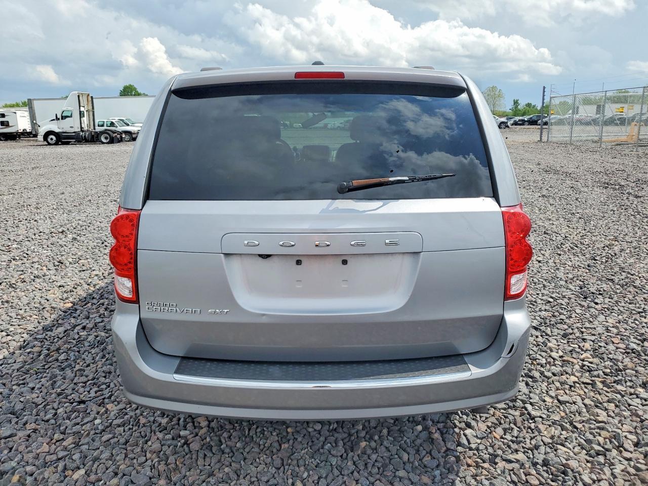2015 Dodge Grand Caravan Sxt - Фото 6