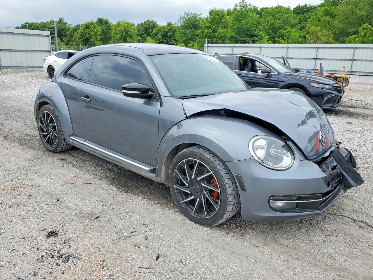 2012 Volkswagen Beetle Turbo - Image 4