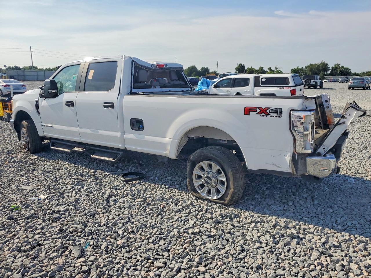 2017 Ford F250 Super Duty - Image 2