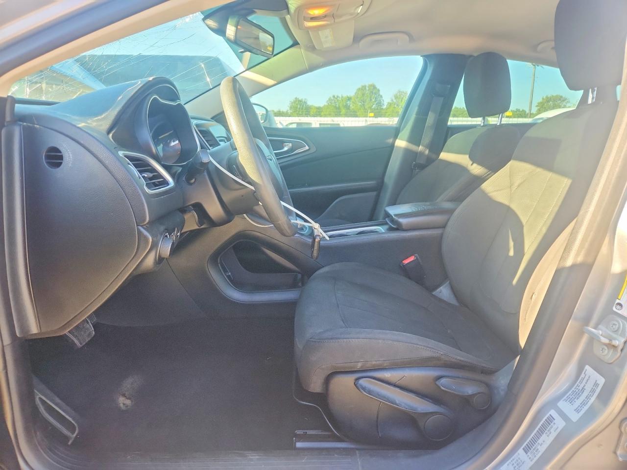 2016 Chrysler 200 Limited - Фото 7
