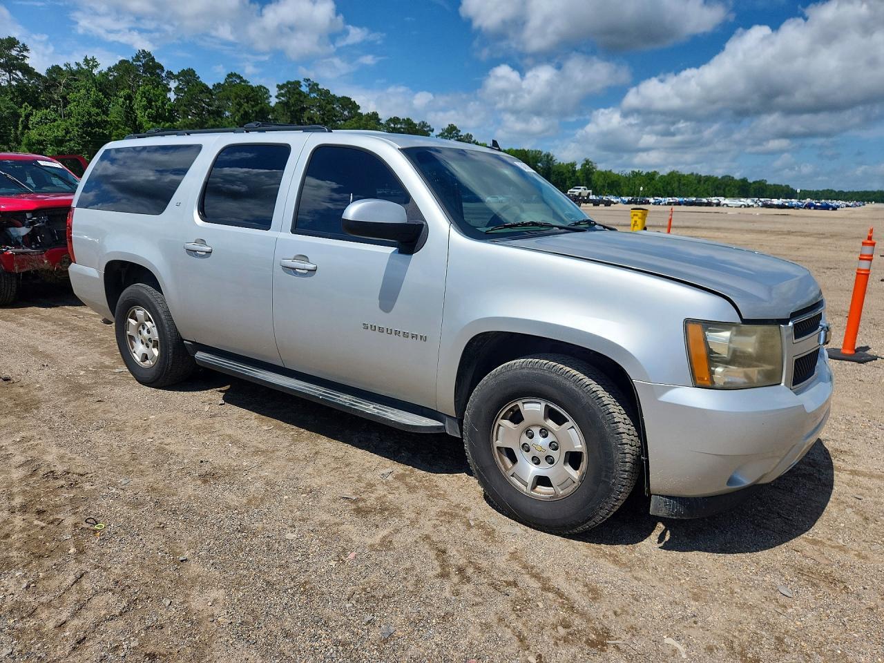 2011 Chevrolet Suburban C1500 Lt - Image 4