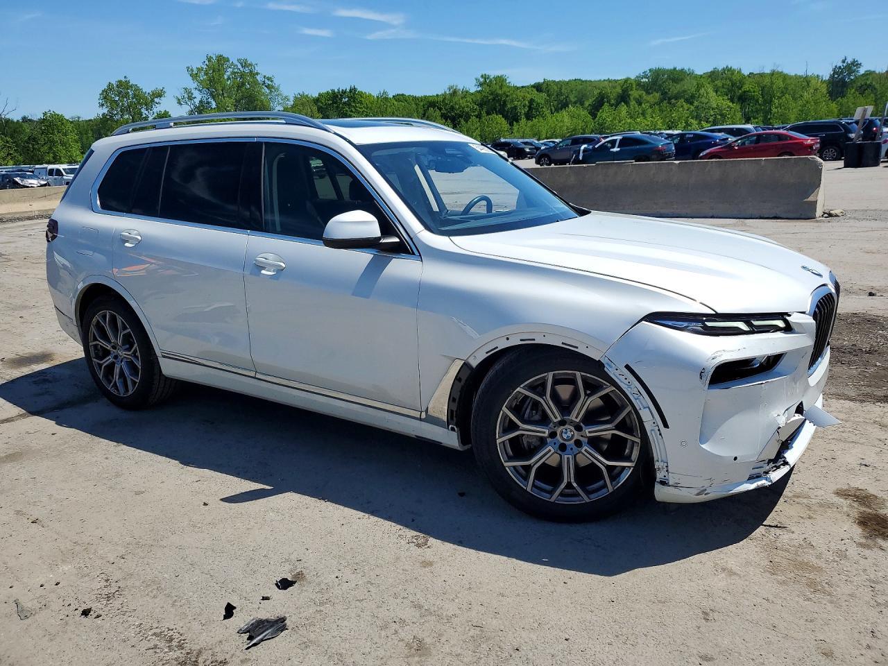 2025 BMW X7 xDrive40I - Image 4