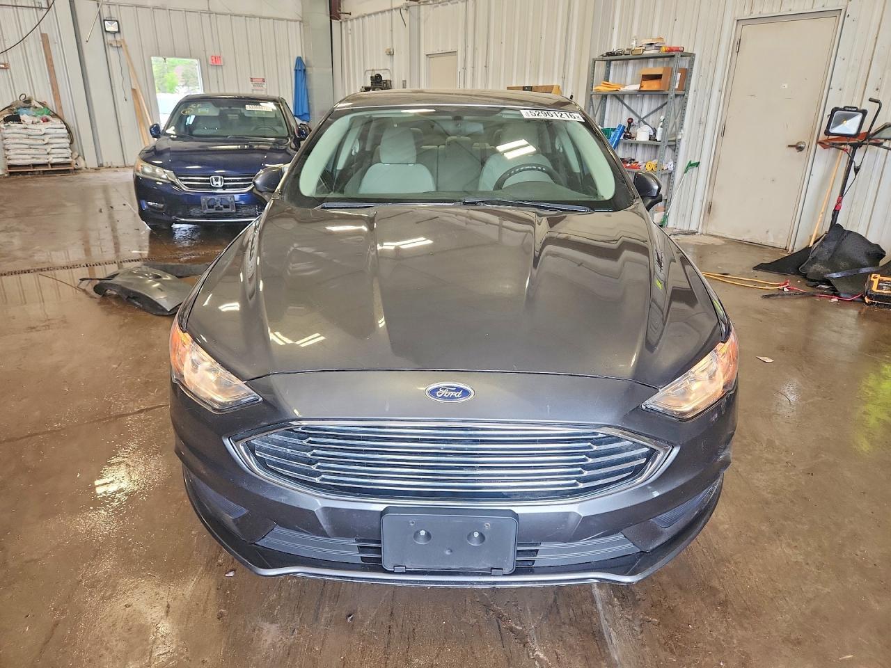 2017 Ford Fusion S - Фото 5