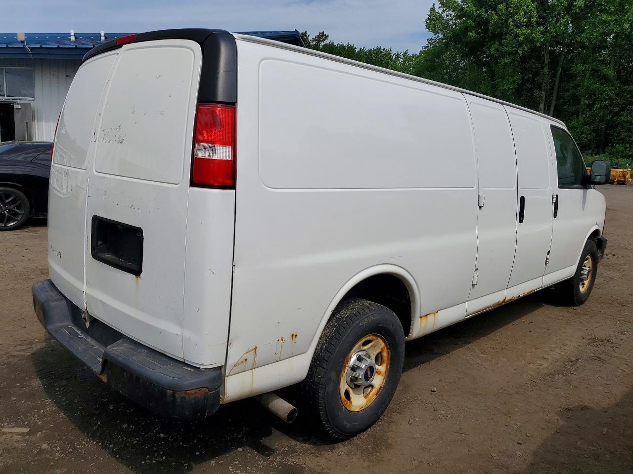 2017 GMC Savana G2500 - Фото 3