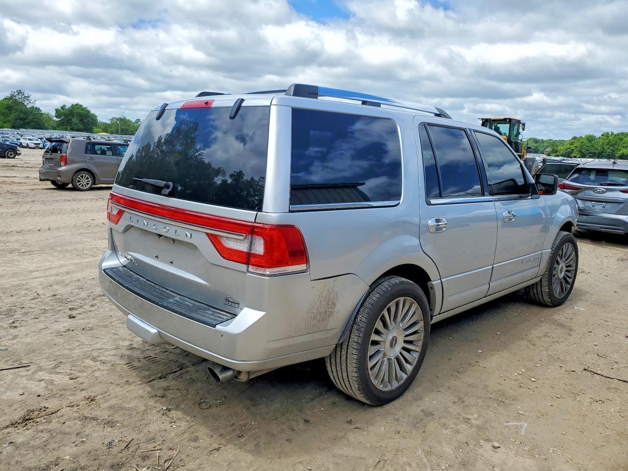 2017 Lincoln Navigator Select - Фото 3