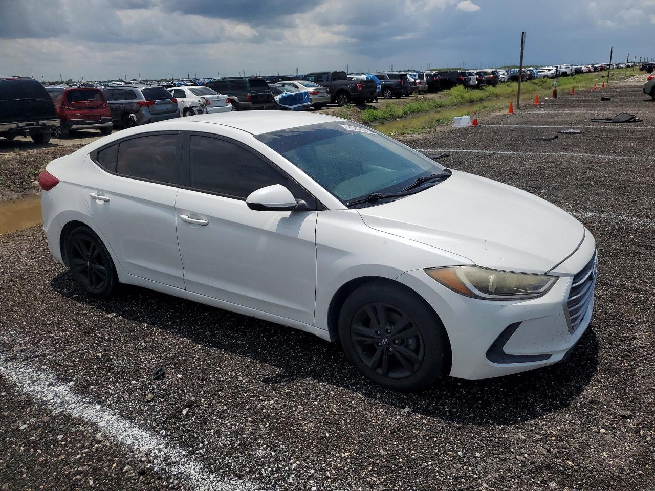 2017 Hyundai Elantra Se - Фото 4
